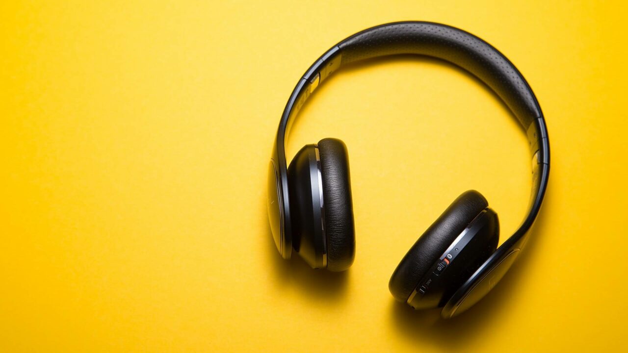 Music for wellbeing: Can our choice of tunes lift our positivity & wellbeing in lockdown?