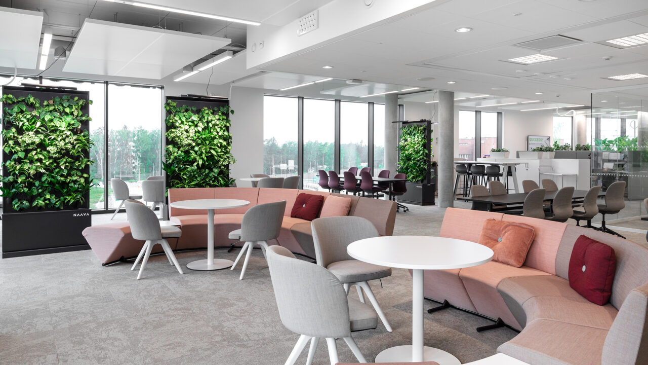 AstraZeneca’s new Finland office leads the way with with air-purifying green walls to enhance environment and wellbeing